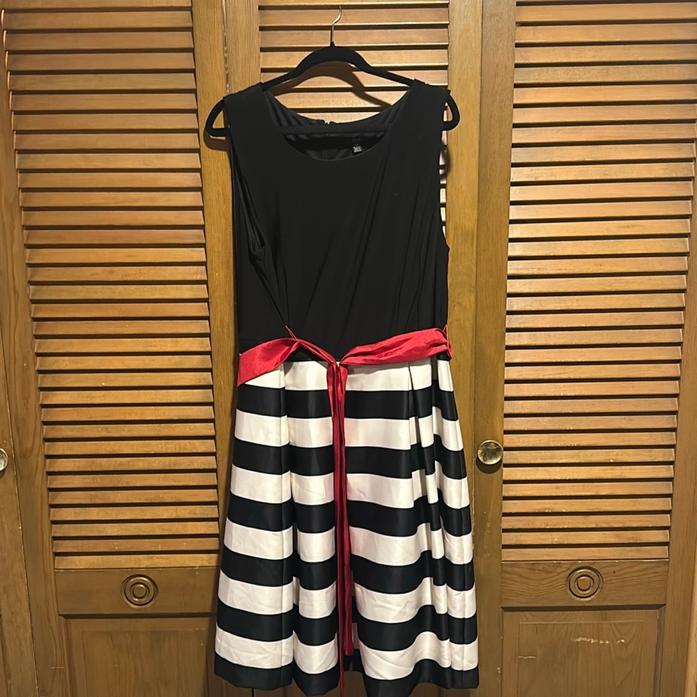 Elegant Knee Length Dress
